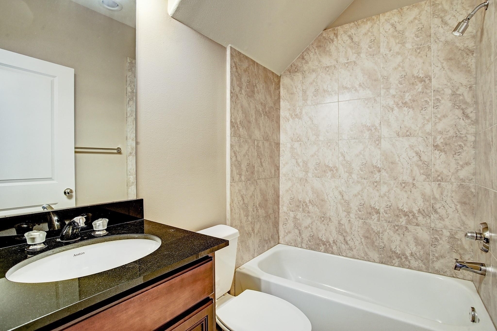 3830 Centerplaza Drive - Photo 3