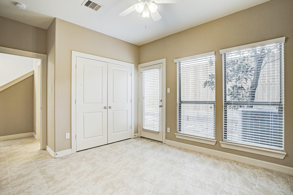 3830 Centerplaza Drive - Photo 2