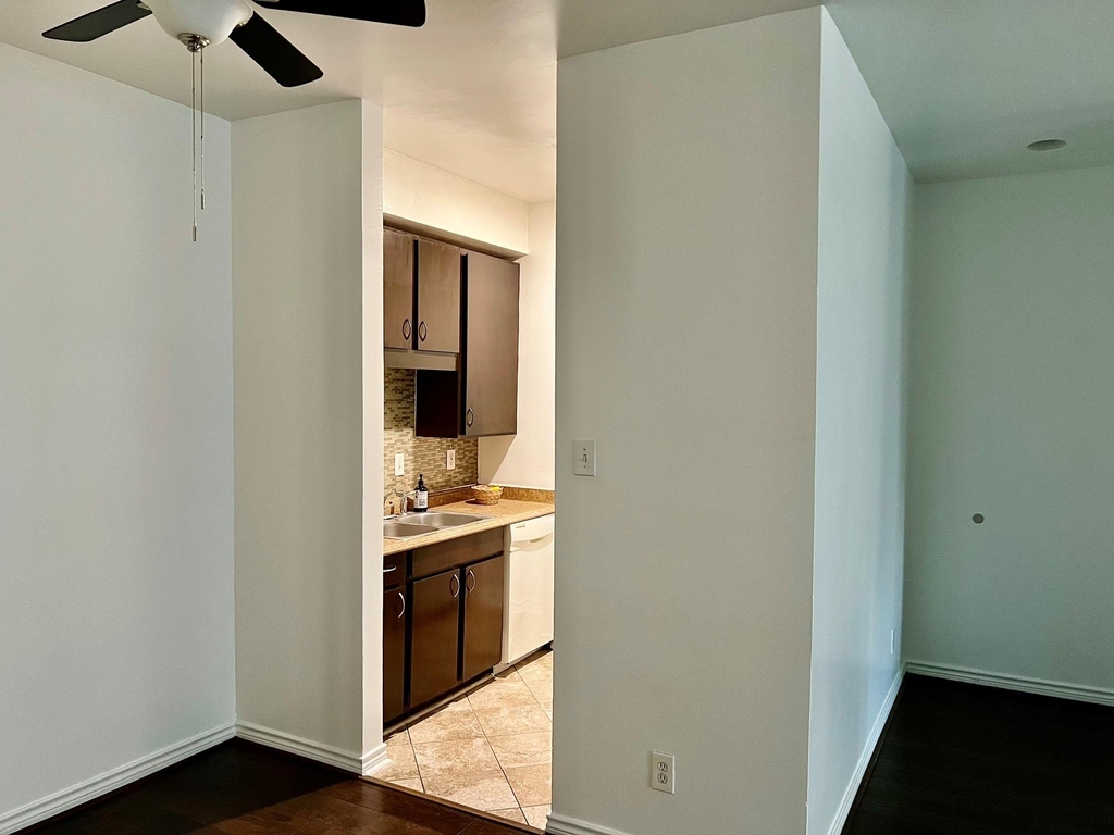 10047 Westpark Drive - Photo 8