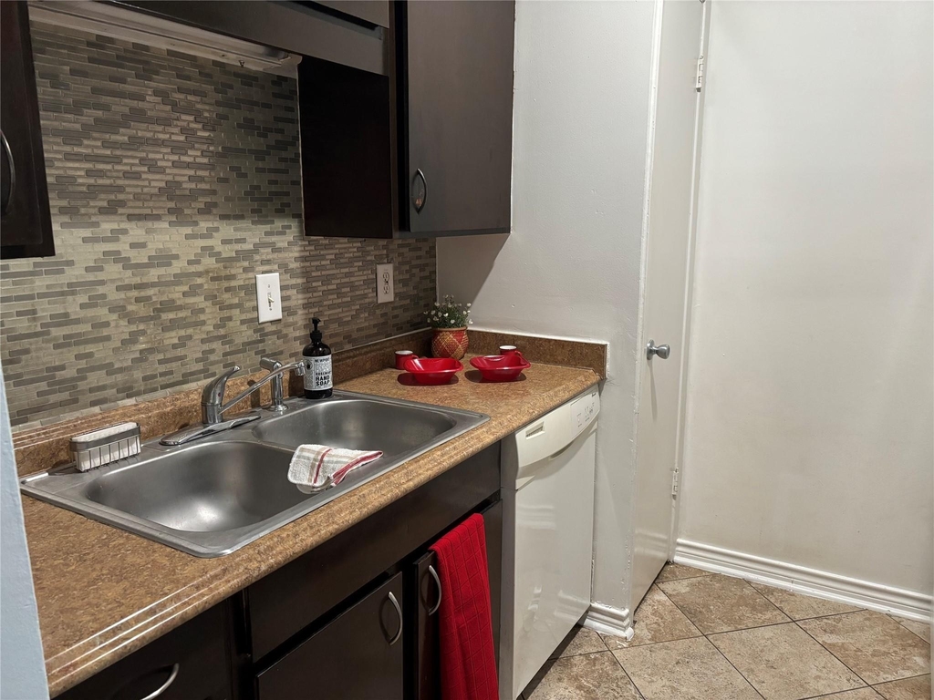 10047 Westpark Drive - Photo 9
