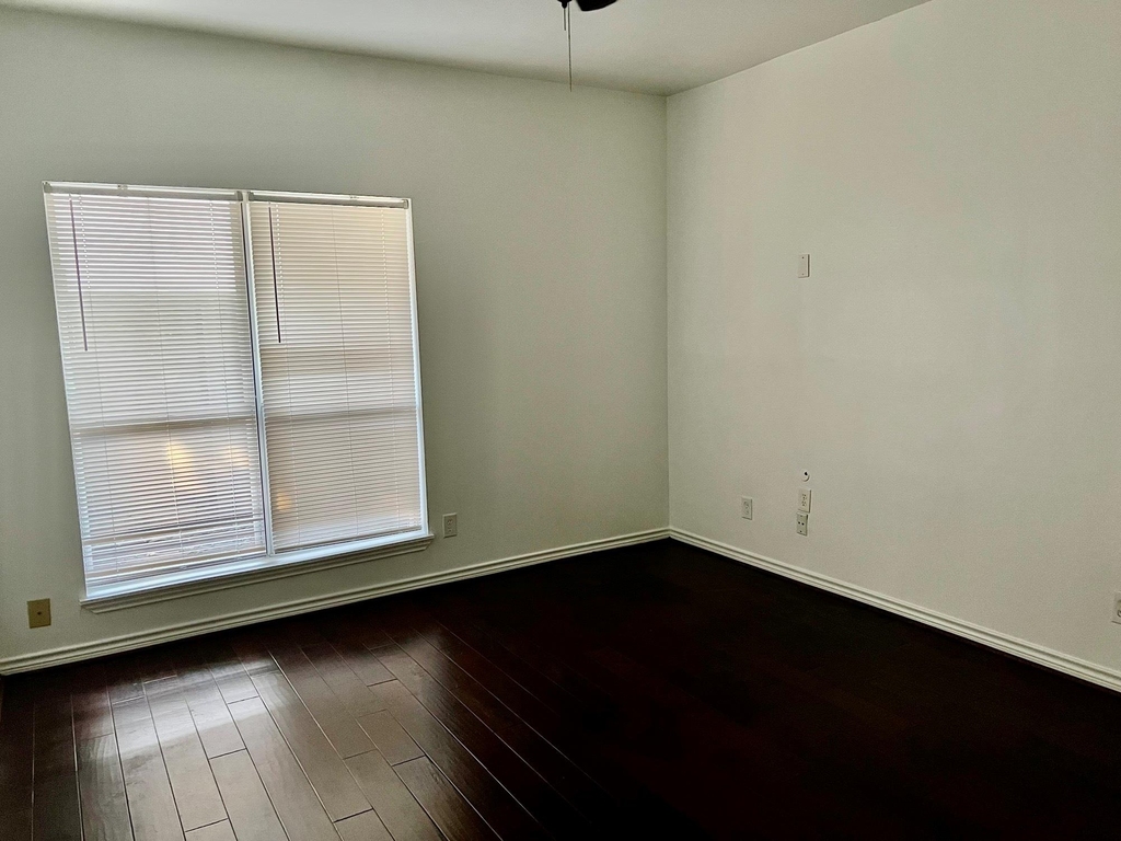 10047 Westpark Drive - Photo 14