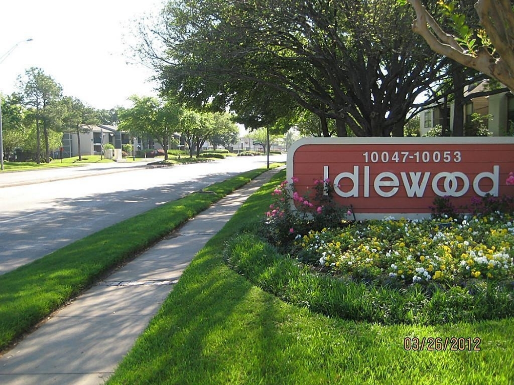 10047 Westpark Drive - Photo 0