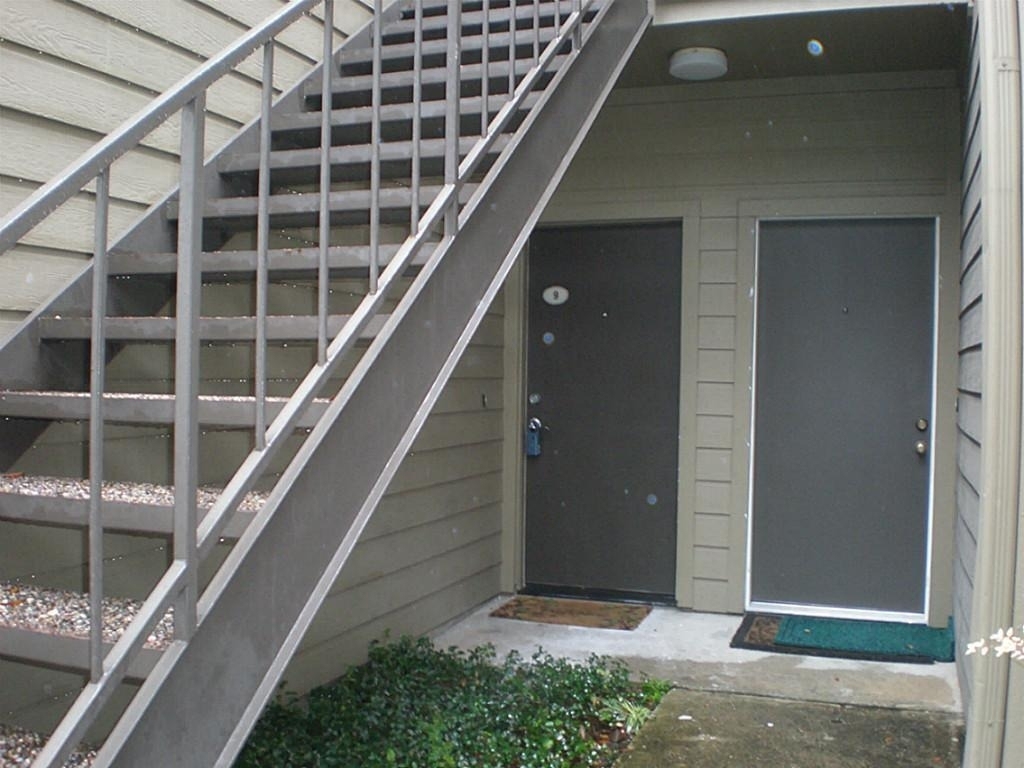 10047 Westpark Drive - Photo 3