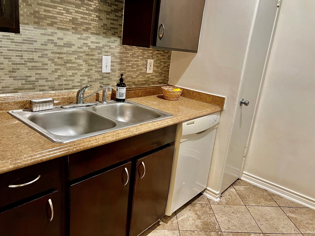 10047 Westpark Drive - Photo 11