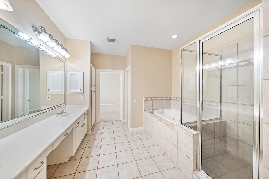 2406 Calumet Street - Photo 5