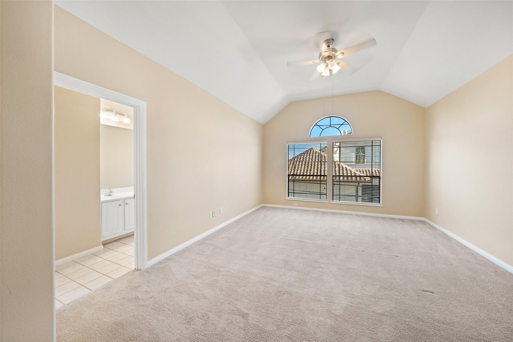 2406 Calumet Street - Photo 7