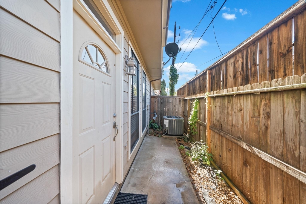 2406 Calumet Street - Photo 27