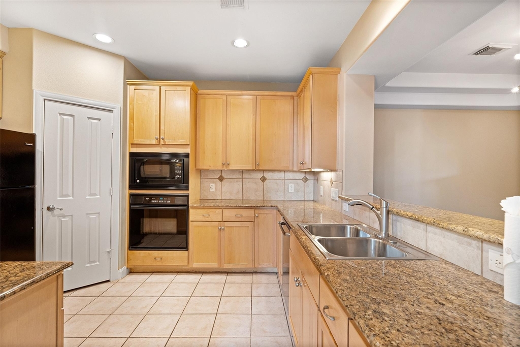 2406 Calumet Street - Photo 22