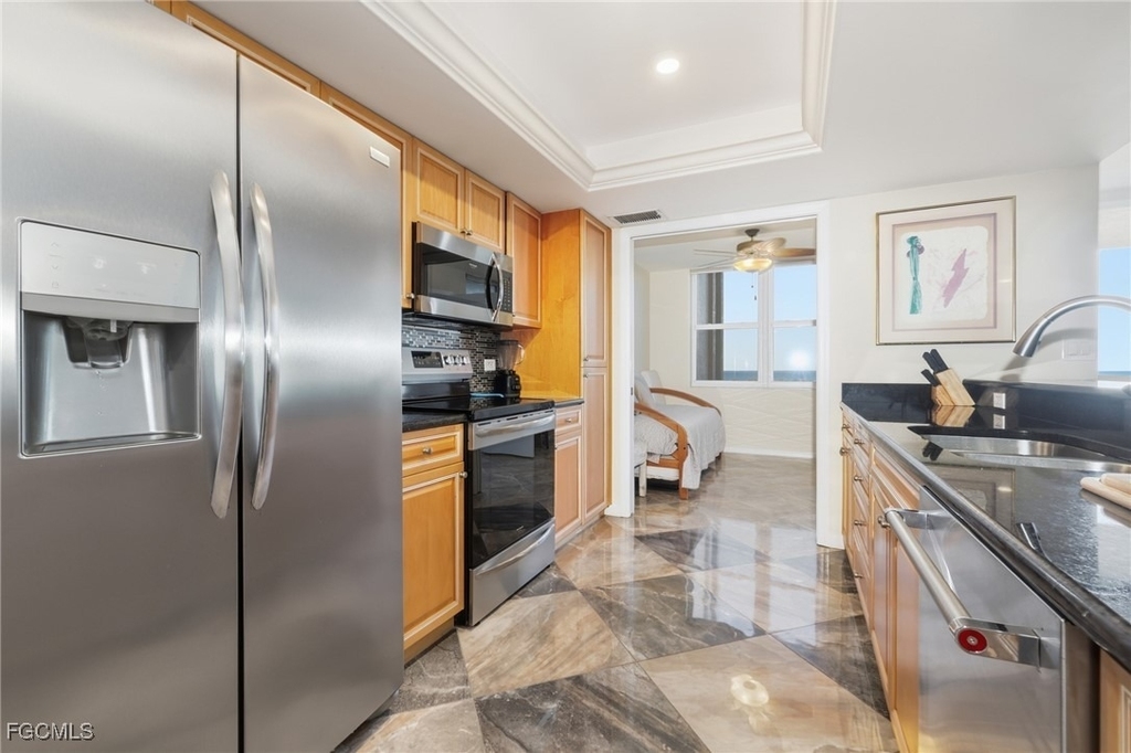 6585 Nicholas Boulevard - Photo 9