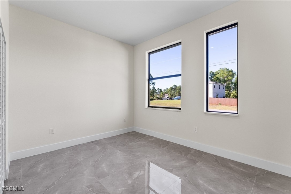 1134 Cumming Street E - Photo 13