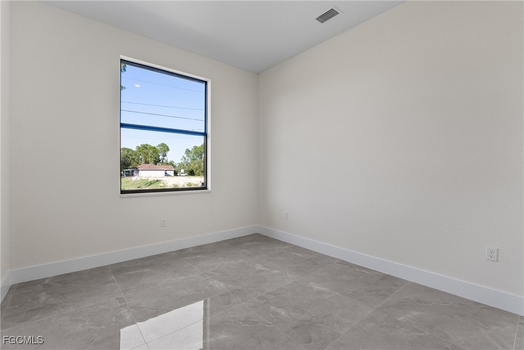 1134 Cumming Street E - Photo 20