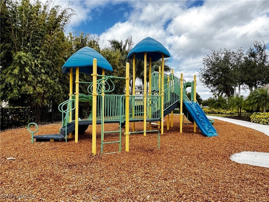 2084 Wellington Street - Photo 19