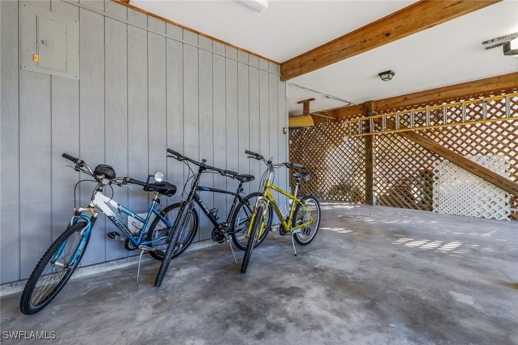1282 Belaire Court W - Photo 35