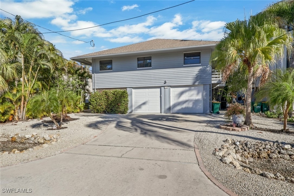 1282 Belaire Court W - Photo 1