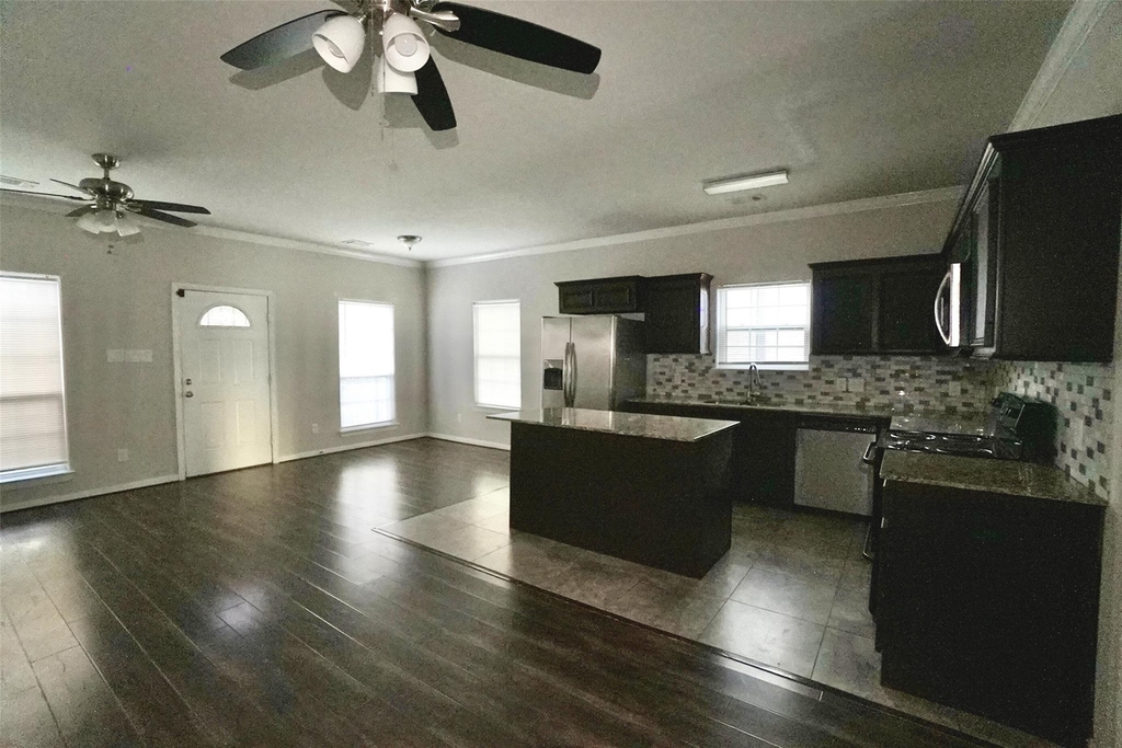 2523 Kirk Street - Photo 2