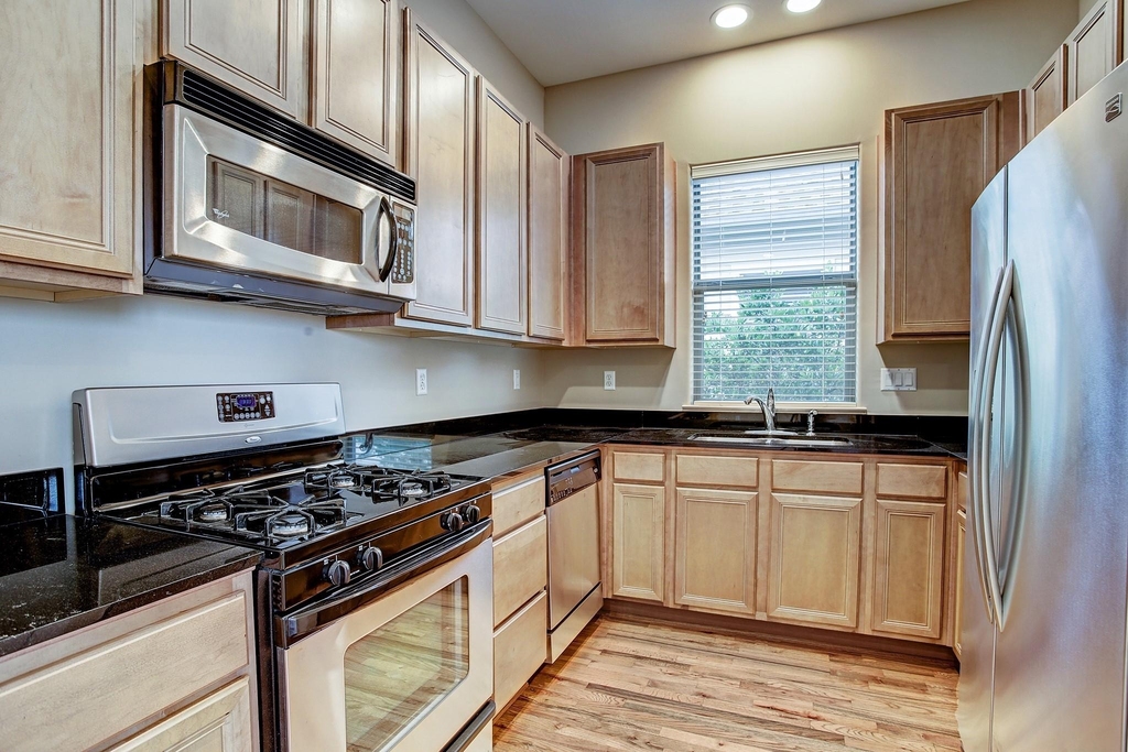 3824 Centerplaza Drive - Photo 4
