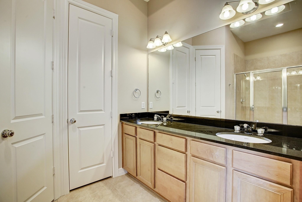 3824 Centerplaza Drive - Photo 7
