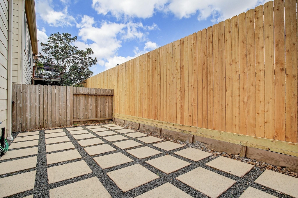 3824 Centerplaza Drive - Photo 9