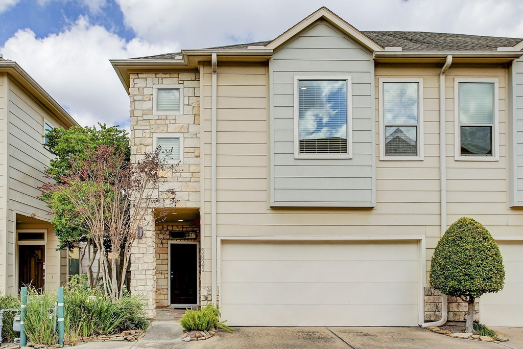 3824 Centerplaza Drive - Photo 0