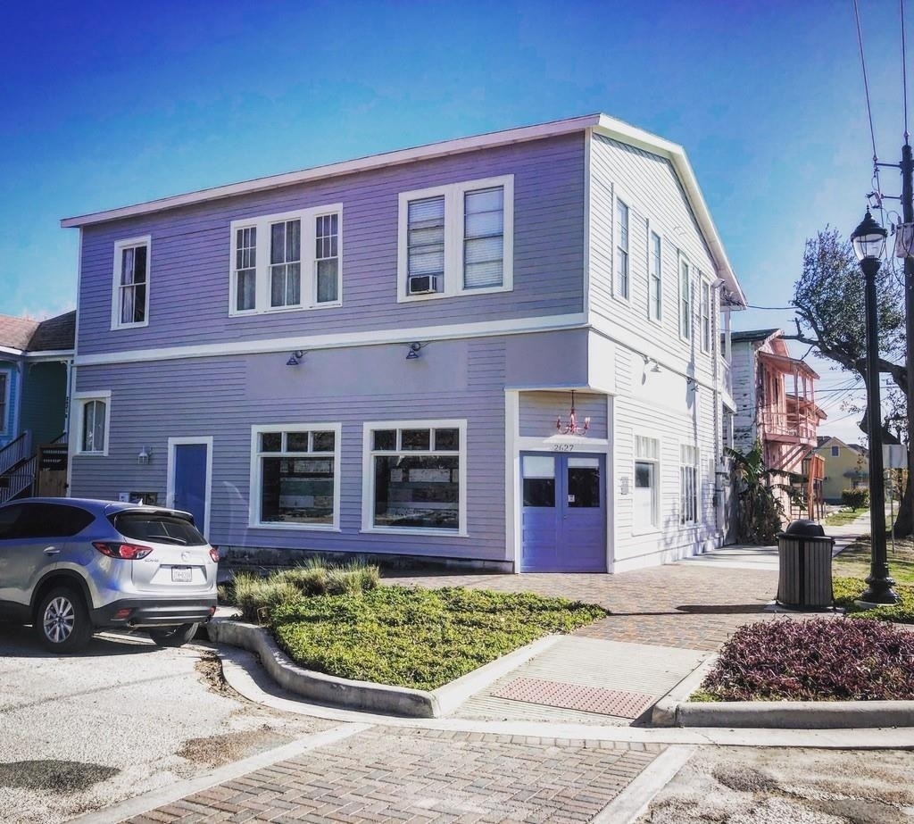 2627 Ave K - Photo 0