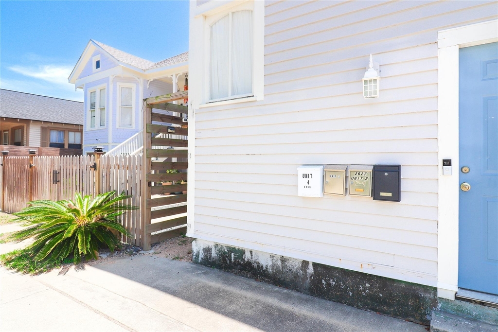 2627 Ave K - Photo 12