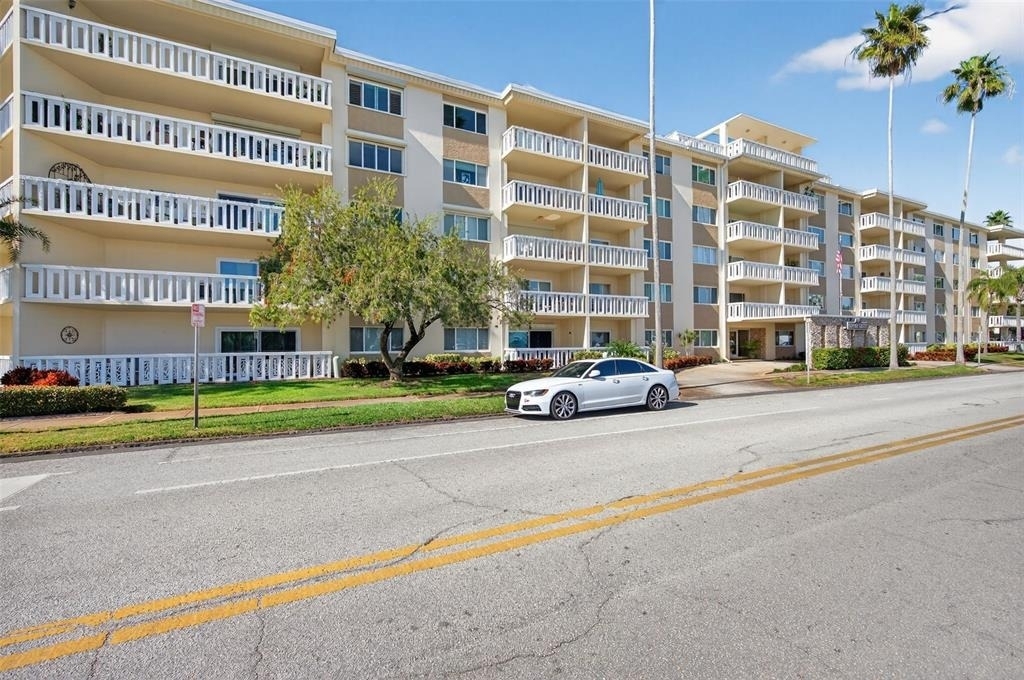 1200 N Shore Drive Ne - Photo 0