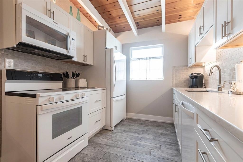 6006 Midnight Pass Road - Photo 6