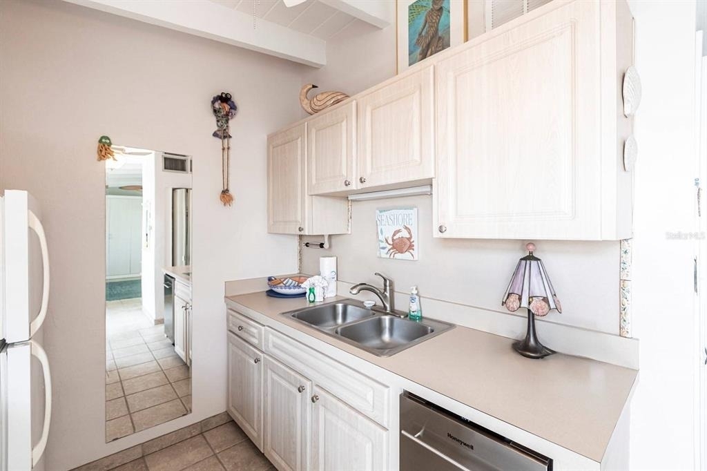 6006 Midnight Pass Road - Photo 5