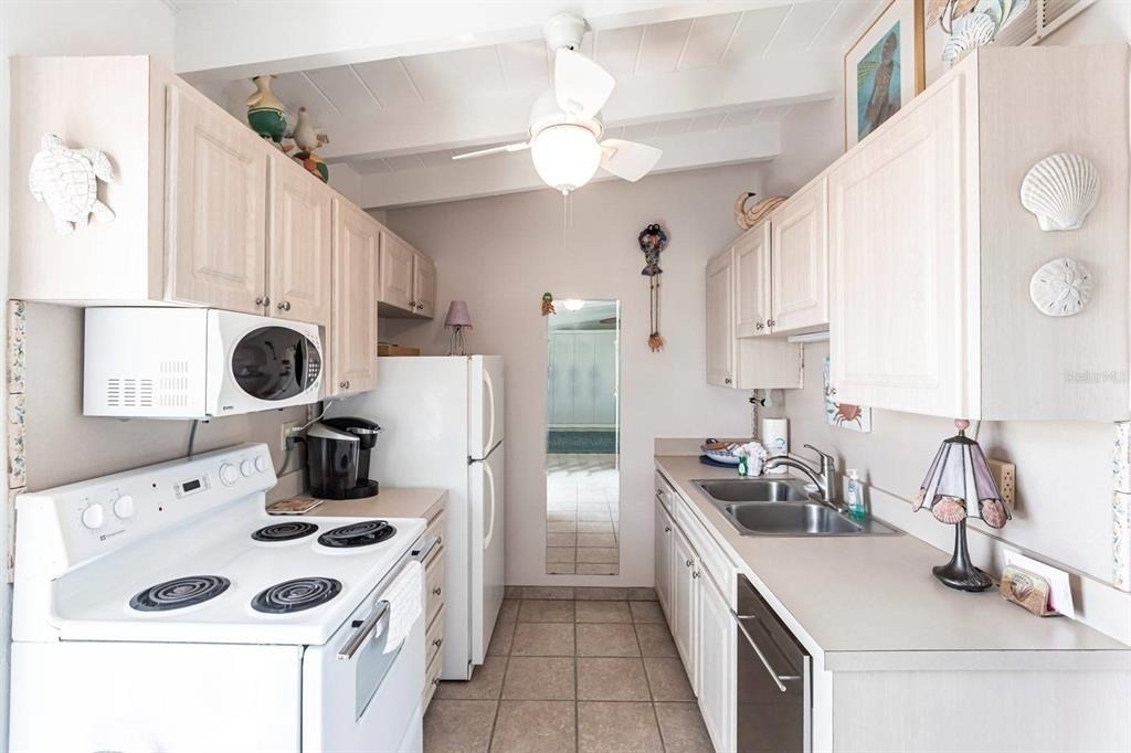 6006 Midnight Pass Road - Photo 4