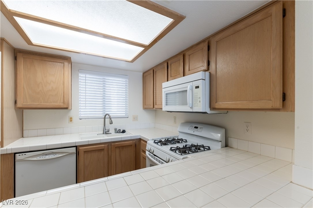7100 Pirates Cove Road - Photo 9