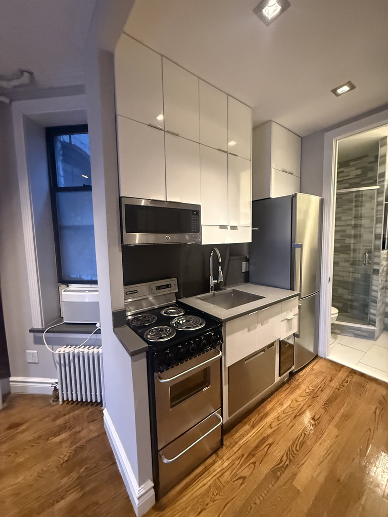 246 Mott Street - Photo 5