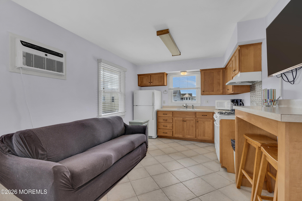 8 President Avenue - Photo 4