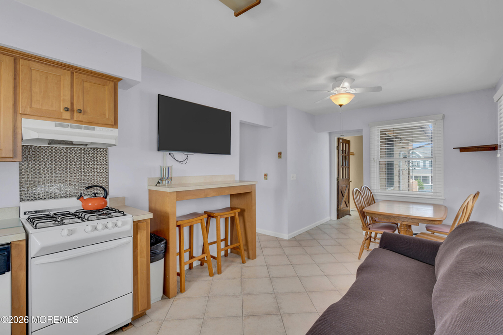 8 President Avenue - Photo 5