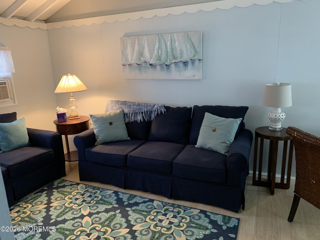 600 Monmouth Avenue - Photo 0