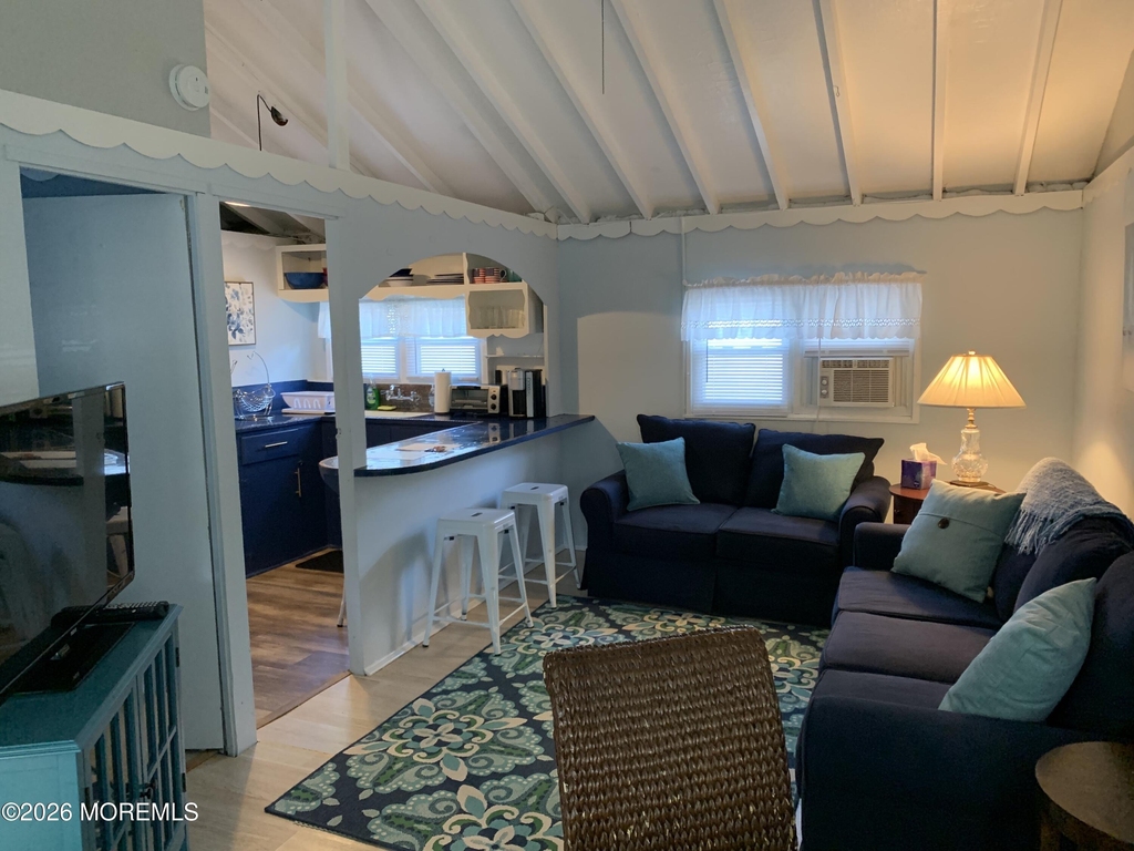 600 Monmouth Avenue - Photo 3