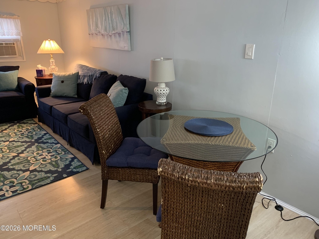600 Monmouth Avenue - Photo 2