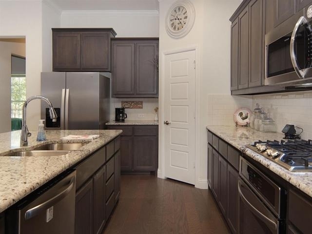 721 10th Street - Photo 5