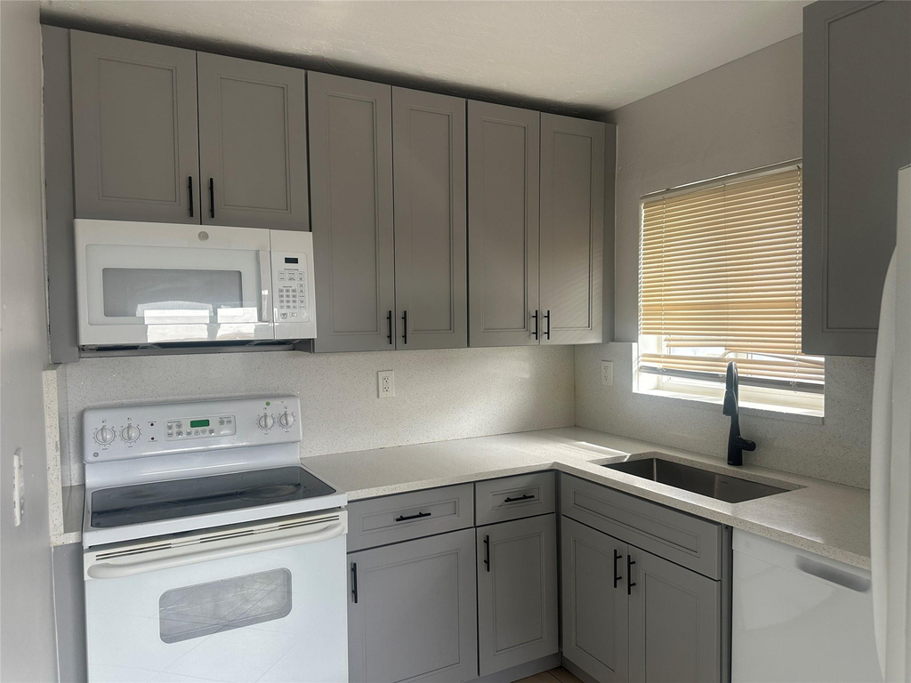 6109 Sw 30th Street - Photo 10