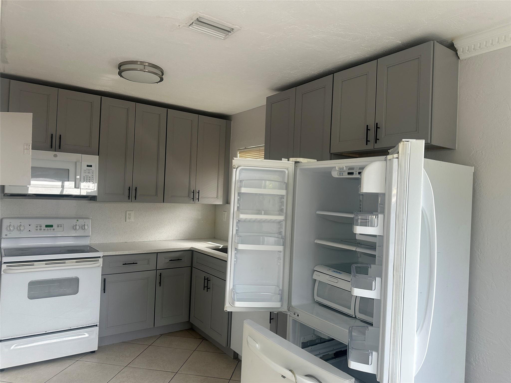 6109 Sw 30th Street - Photo 8