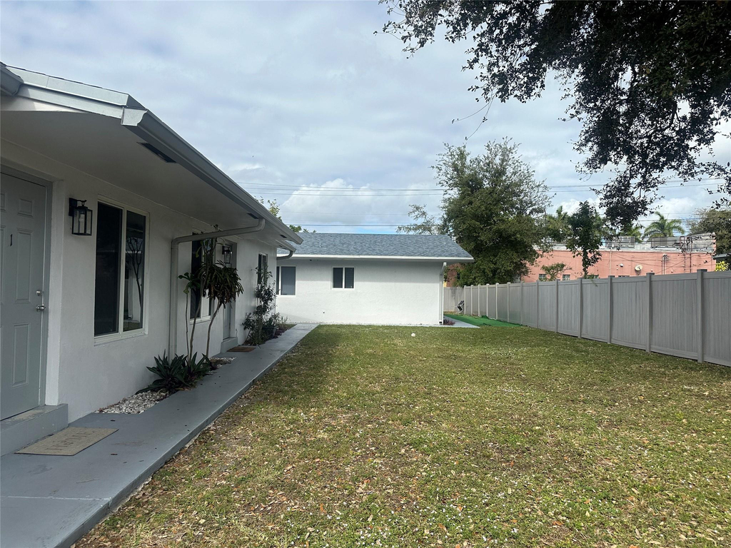 6109 Sw 30th Street - Photo 1
