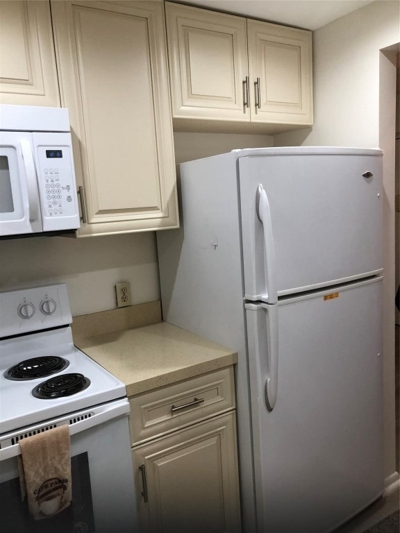 850 Sw 133 - Photo 14