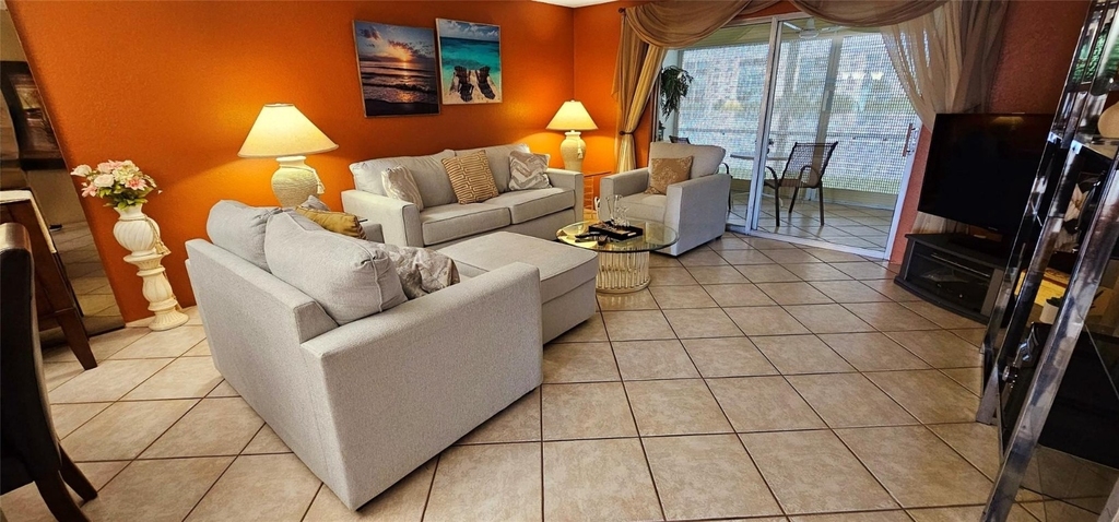 121 Se 3rd Avenue - Photo 13