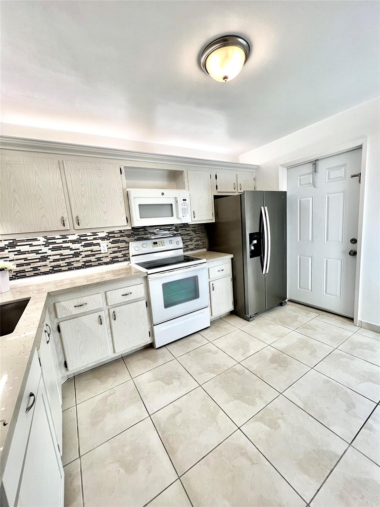 1000 Ne 14th Avenue - Photo 29
