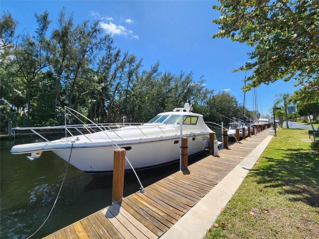 6437 Bay Club Drive - Photo 13
