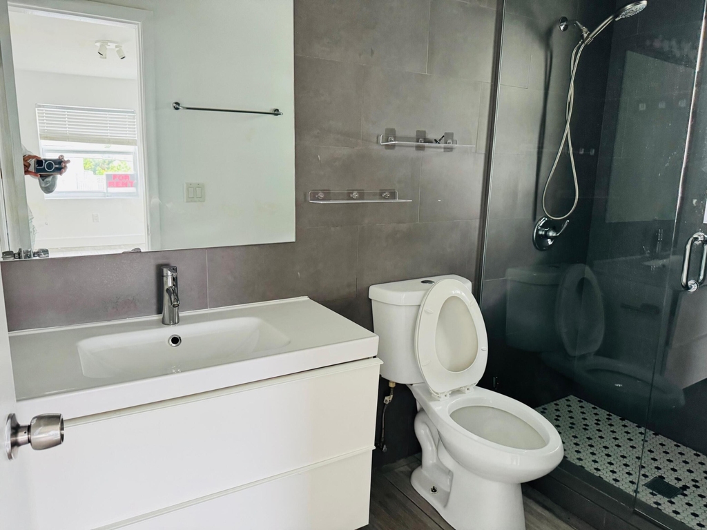 7910 Abbott Avenue - Photo 9