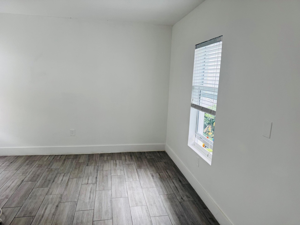 7910 Abbott Avenue - Photo 12