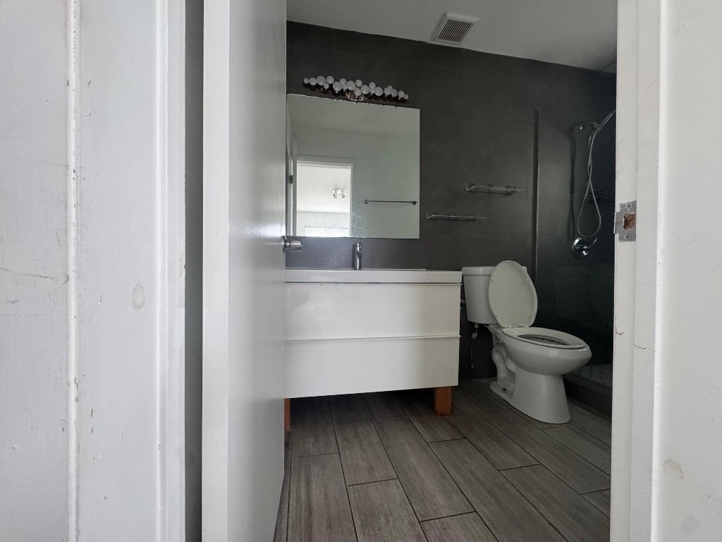 7910 Abbott Avenue - Photo 3