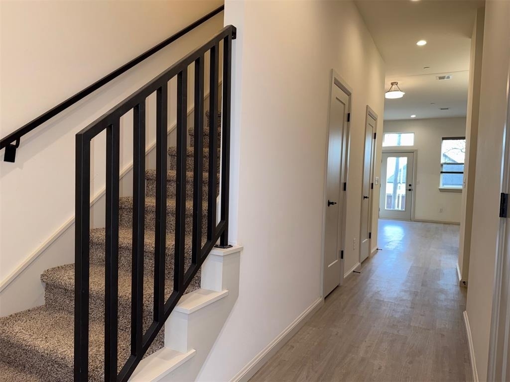 575 S Fretz Avenue - Photo 8