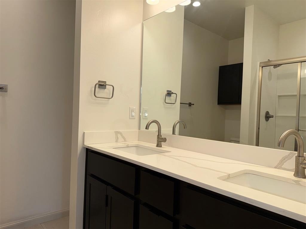 575 S Fretz Avenue - Photo 14