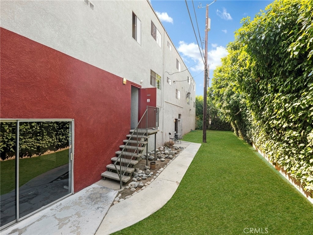 525 S Shelton Street S - Photo 3